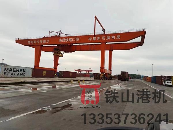 湖南岳陽軌道式集裝箱龍門吊廠家軌道式集裝箱門式起重機港口作業通用性強